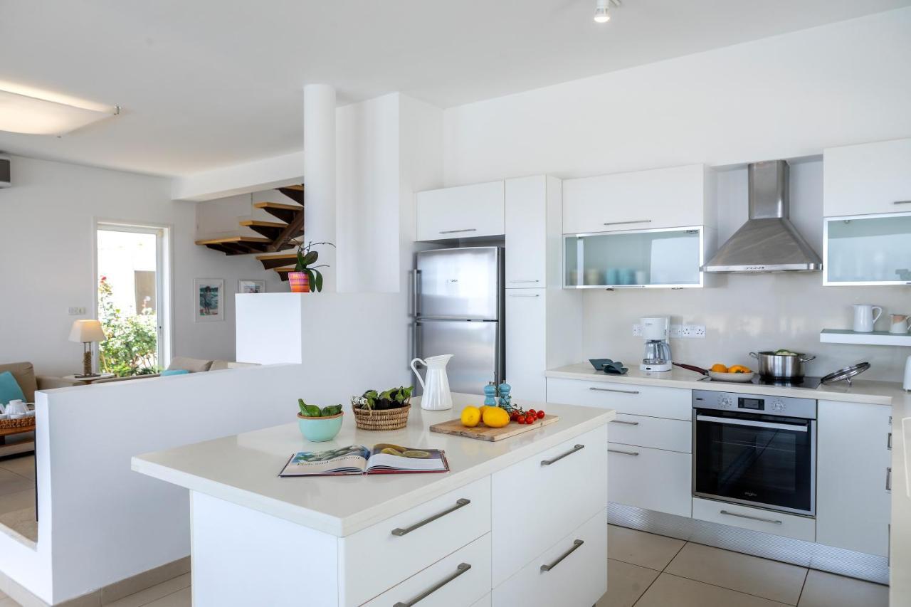 Protaras Beachfront Villa Alia Exterior photo