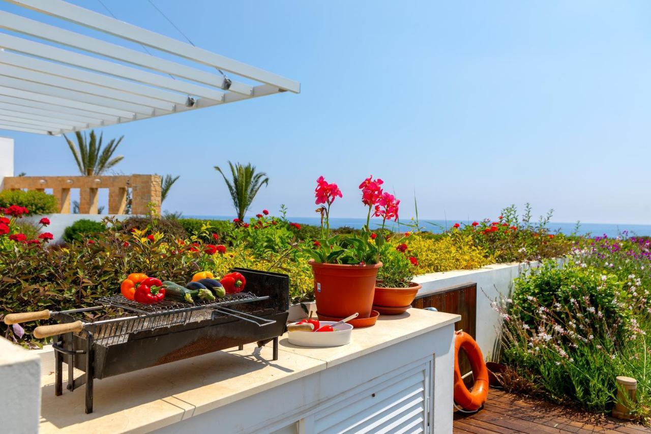 Protaras Beachfront Villa Alia Exterior photo