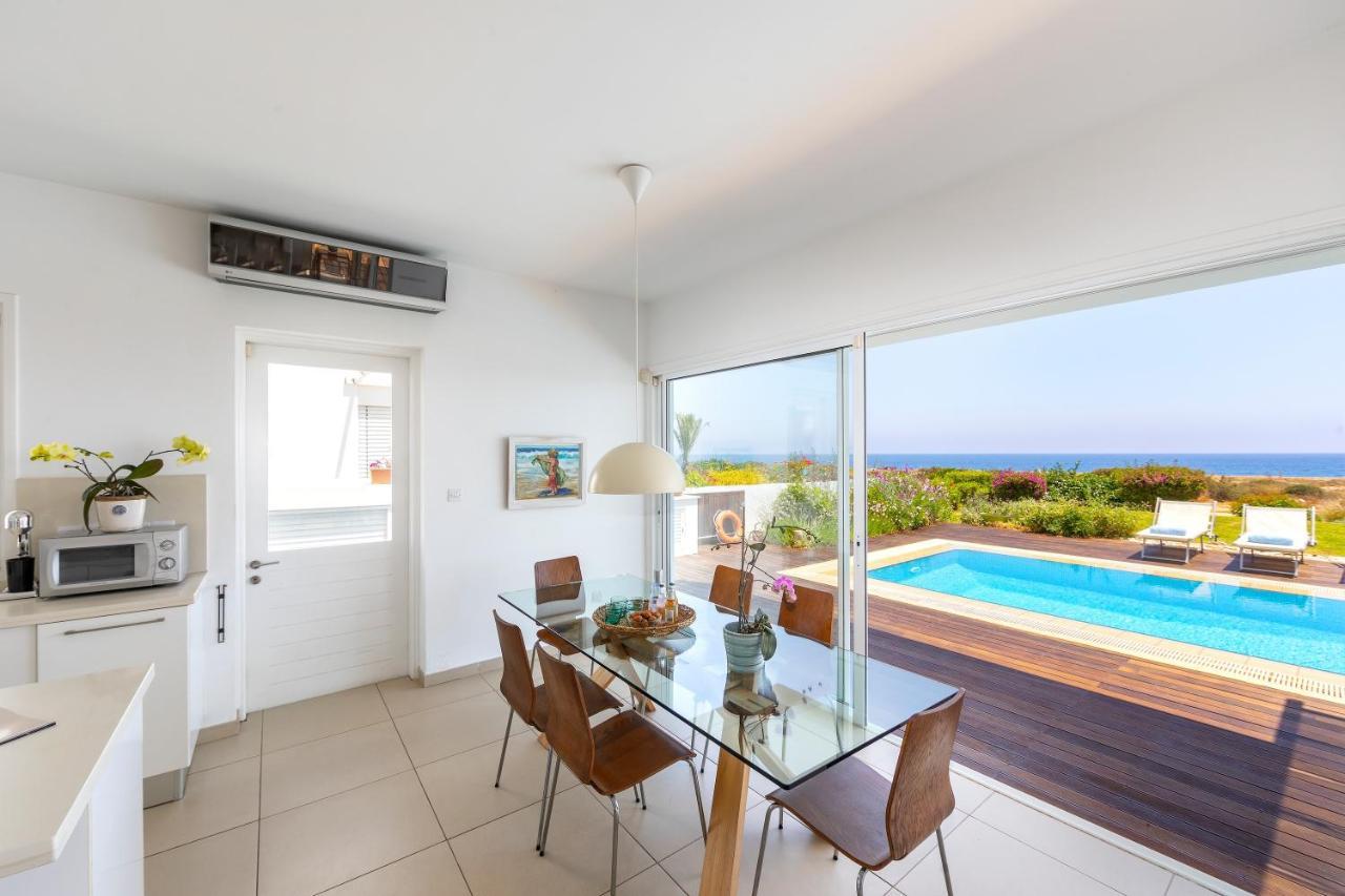 Protaras Beachfront Villa Alia Exterior photo
