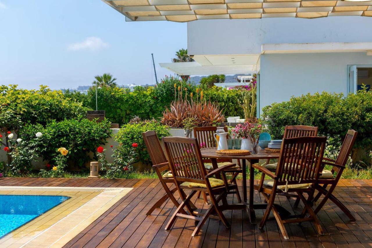 Protaras Beachfront Villa Alia Exterior photo