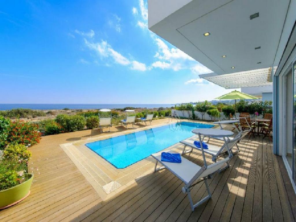 Protaras Beachfront Villa Alia Exterior photo